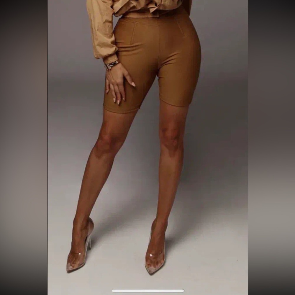 JLUXLABEL corsetted shorts in camel